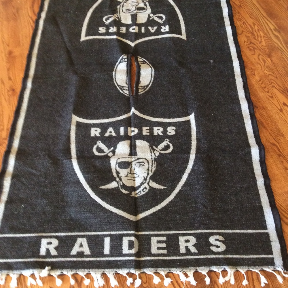 RAIDERS unisex heavy poncho